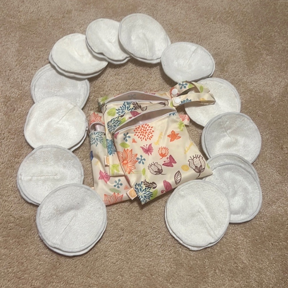 Kindred Bravely organic bamboo nursing pads